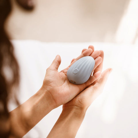 Dune – Accessoire vibrant en silicone moelleux (Bleu clair)