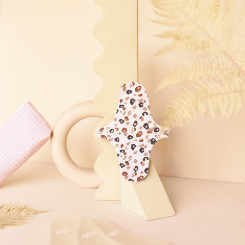 Etui coton léopart pour bande froide de cryothérapie périnéale